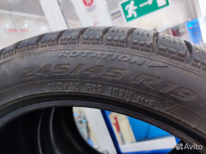 Pirelli Ice Zero FR 245/45 R19 102H