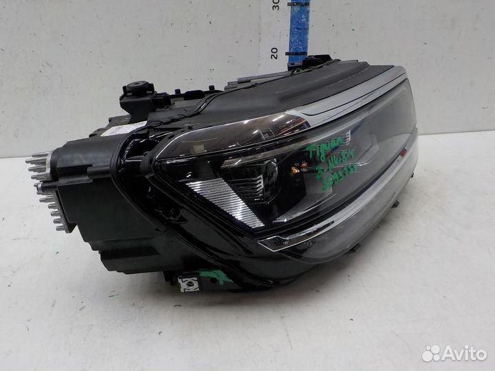 Фара правая Volkswagen Tiguan