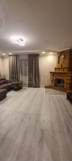 Дом 280 м² на участке 7 сот.