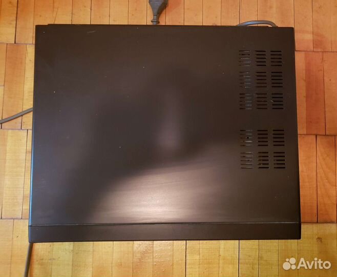 Видеомагнитофон пишущий Sharp VC-V7B