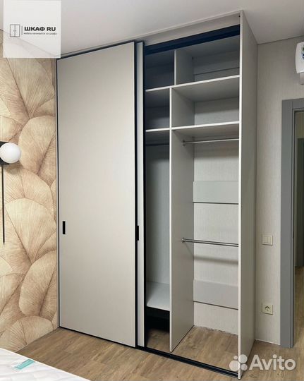 Шкаф распашной створчатый