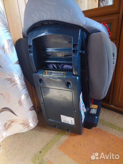 Автомобильное кресло