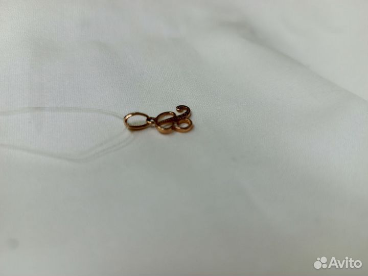 Золотой подвес с фианитами 