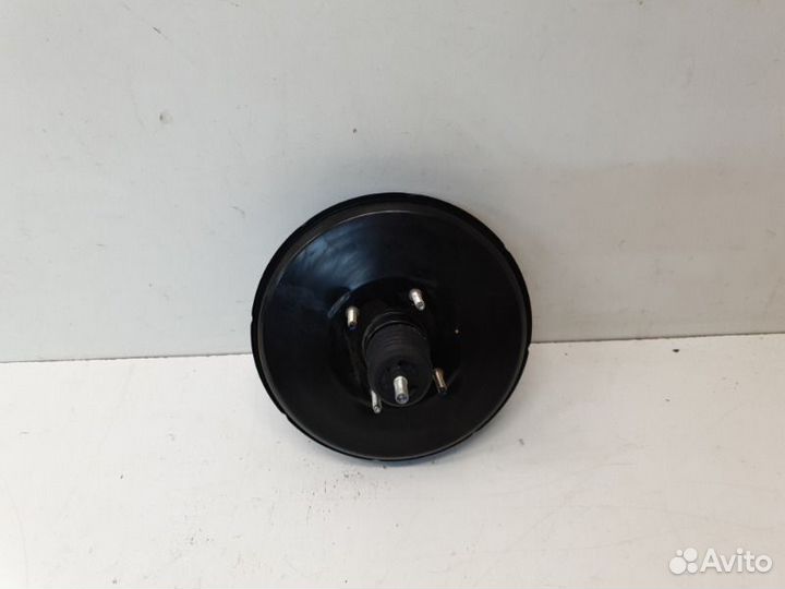 Вакуумный усилитель Toyota Hilux 8 2016