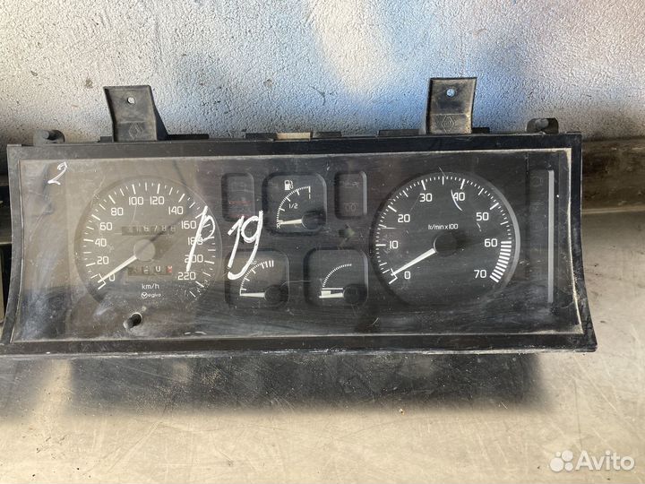Приборная панель renault 19