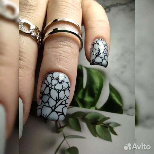 Маникюр с покрытием гель-лаком