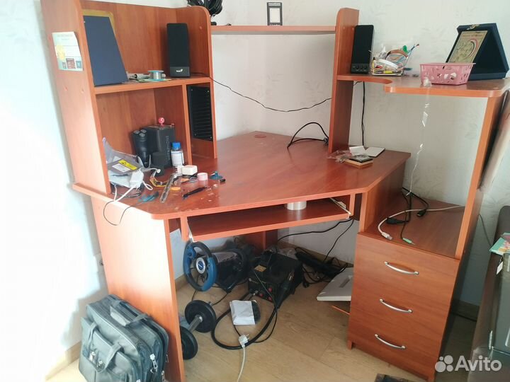 Компьютерный стол, угловой