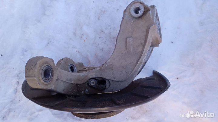 Поворотный кулак правый пассат Б7.Passat B7