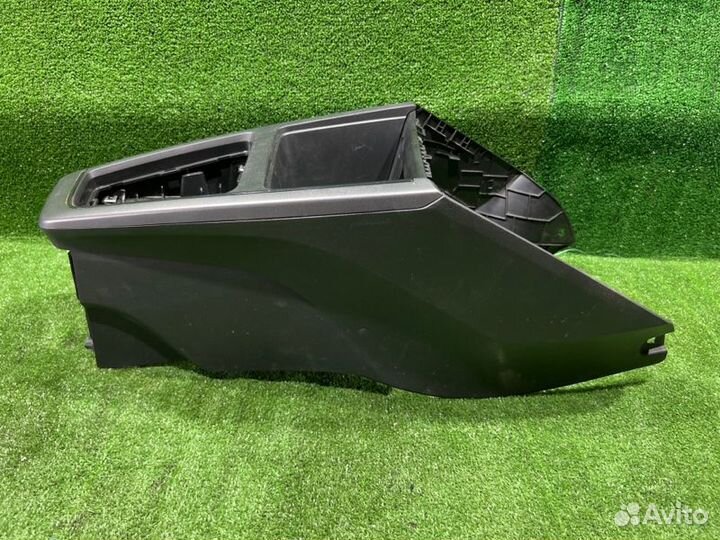 Консоль центральная Renault Duster кроссовер 1.5