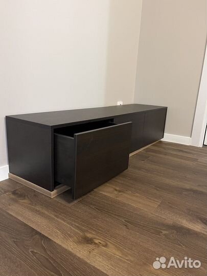 Полка навесная под тв