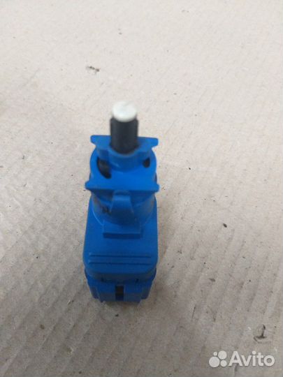 Датчик стоп сигнала mazda 3 bk (мазда 3 бк)