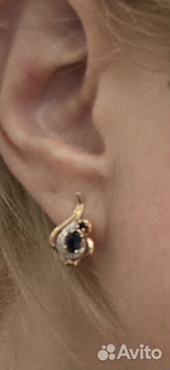 Золотые серьги с сапфиром и бриллиантами