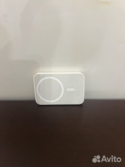 Беспроводная зарядка для iPhone c mag safe