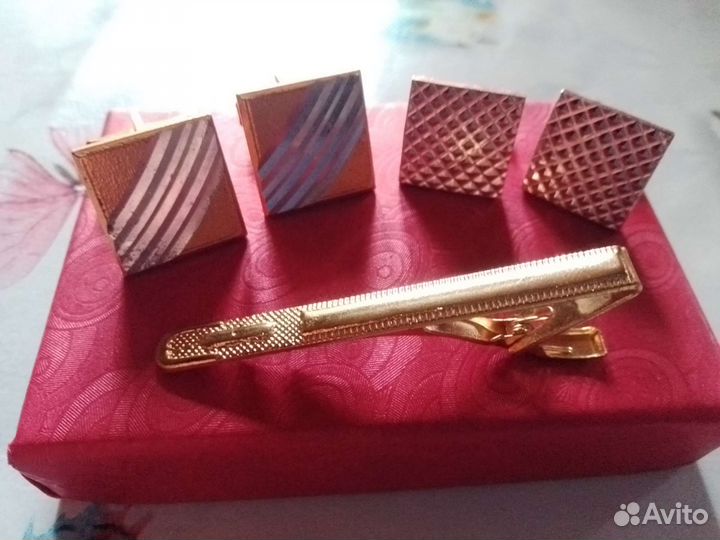 Запонки и зажим для галстука