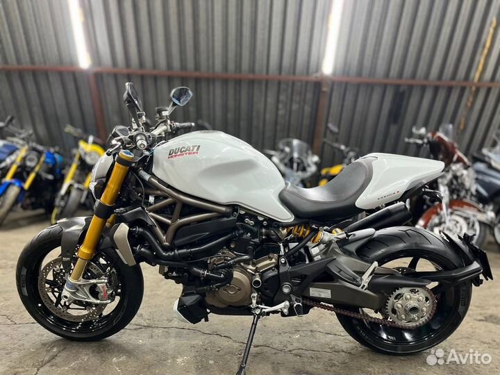 Ducati Monster 1200 S