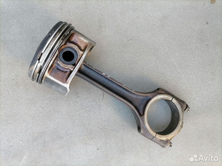 Поршень с шатуном 2.4 ARJ для Audi A6 C5 1997-2004