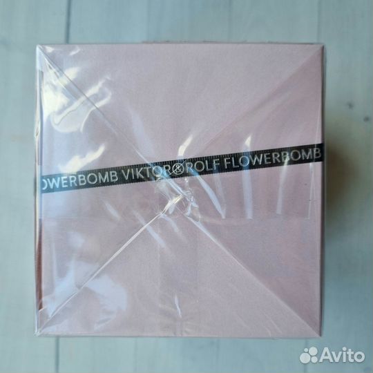 Viktor Rolf Flowerbomb 30 мл новые