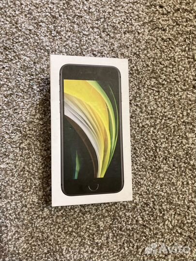 Телефон iPhone se2