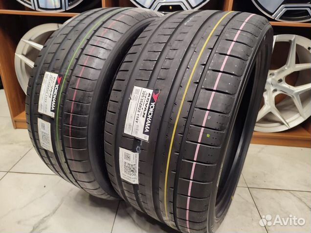 Yokohama Advan Sport V107 285/40 R22