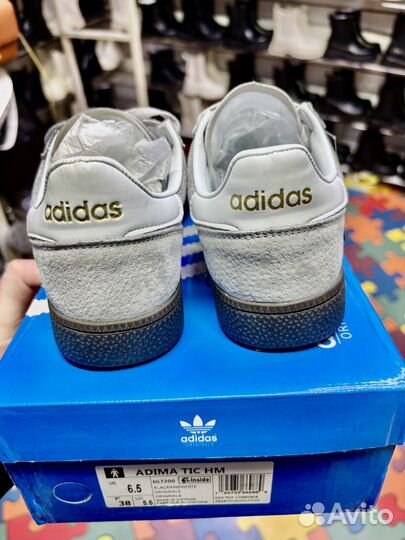 Женские кроссовки Adidas
