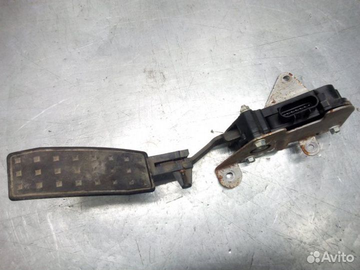 Педаль газа Cadillac Cts 2010