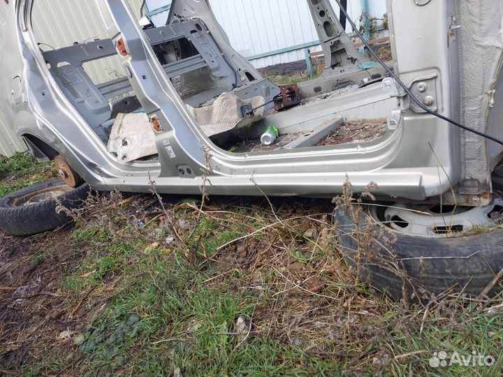 Порог Renault Logan 1