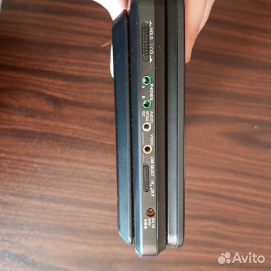 Устройство для просмотра фильмов с дисков