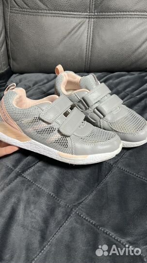 Кроссовки Котофей 35 р.в отличном состоянии