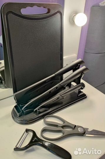 Набор кухонных ножей с подставкой