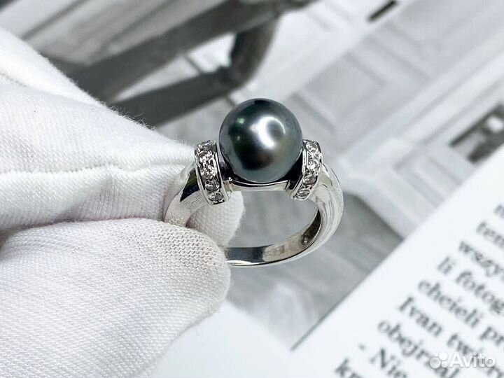 Золотое кольцо с бриллиантами и жемчугом 750 пробы