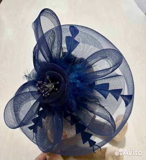 Шляпка для скачек и торжественных случаев