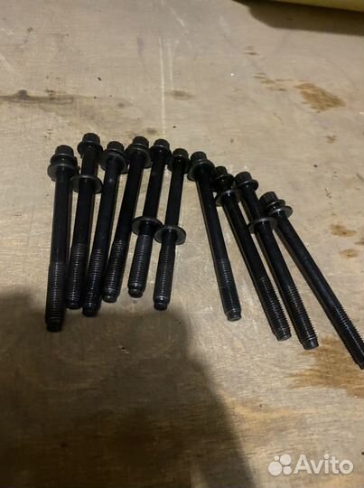 Болты гбц лансер 9 4g18