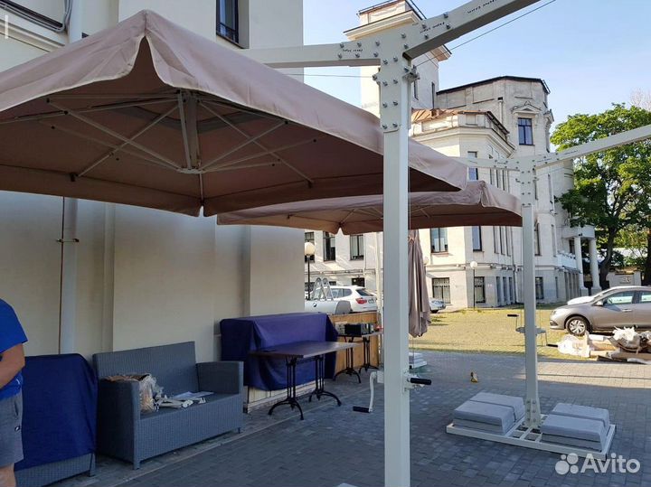 Уличный зонт для летней террасы