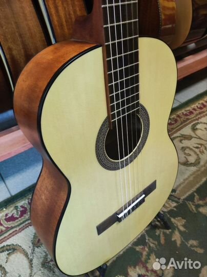 Классическая гитара Parkwood PC90 4/4 с чехлом