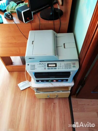 Принтер, сканер, цветной, куча функций для офиса
