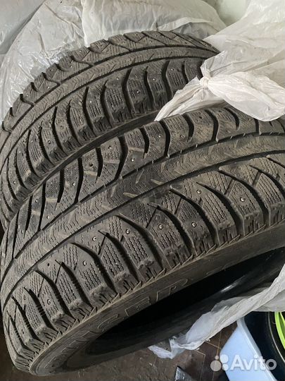 Bridgestone Ice Cruiser 7000 235/65 R17