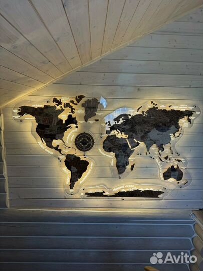 Карта мира на подложке из оргстекла