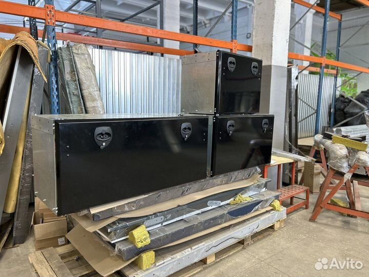 Ящик для инструментов на полуприцеп