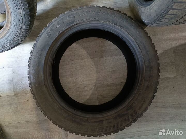 Bridgestone Ice Cruiser 5000 215/55 R16