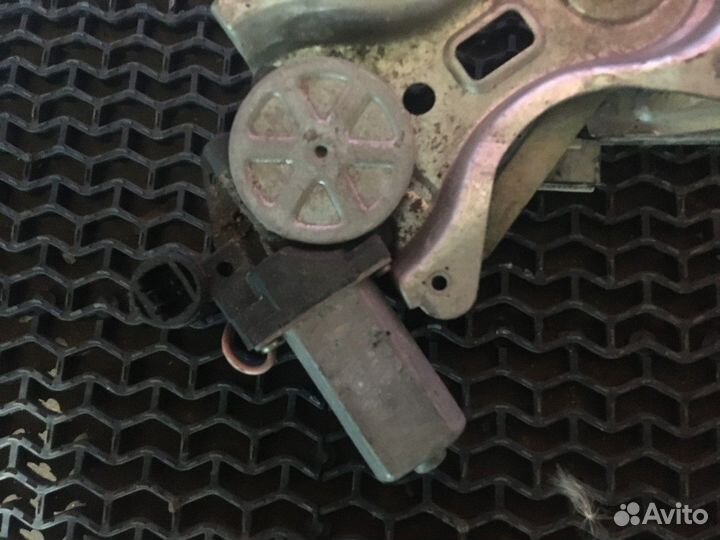 Стеклоподъемник передний левый BYD F3