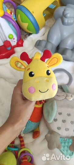 Музыкальная игрушка на кроватку