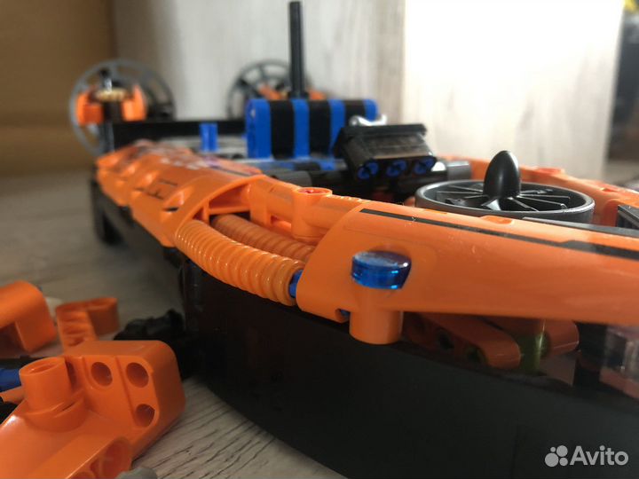 Lego technic 42120-Катер