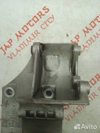 Кронштейн генератора Audi A3 8L AQA 2001