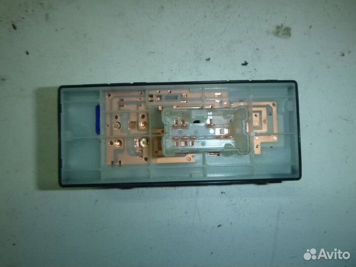Кнопка стеклоподъемника передняя nissan qashqai (J