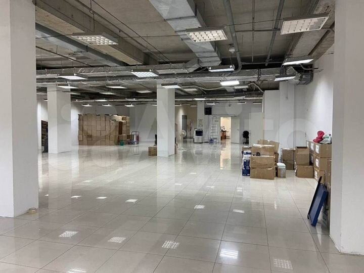 Сдам офисно-торговое помещение 685 кв.м