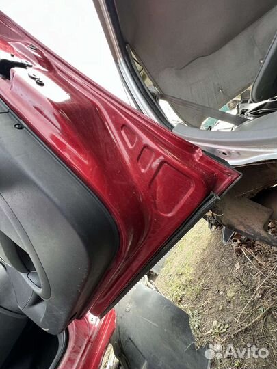 Дверь передняя правая красная citroen c4