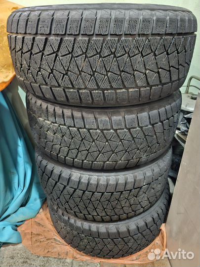 Bridgestone Blizzak DM-V2 285/50 R20 112T