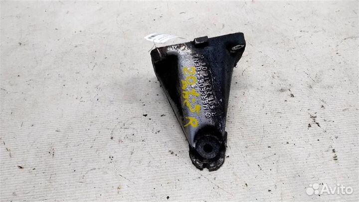 Кронштейн двс правый mersedesbenz W201 82-93г