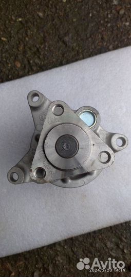 Помпа форд фокус 1.8