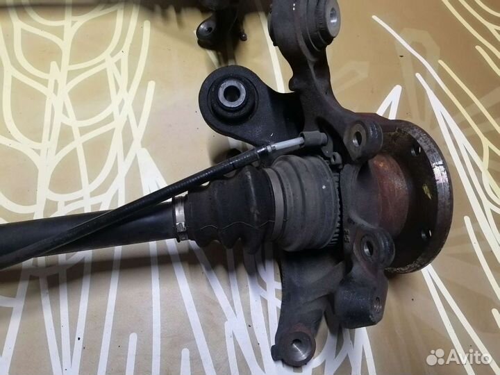 Задняя правая левая полуось с кулаком bmw E90 n46